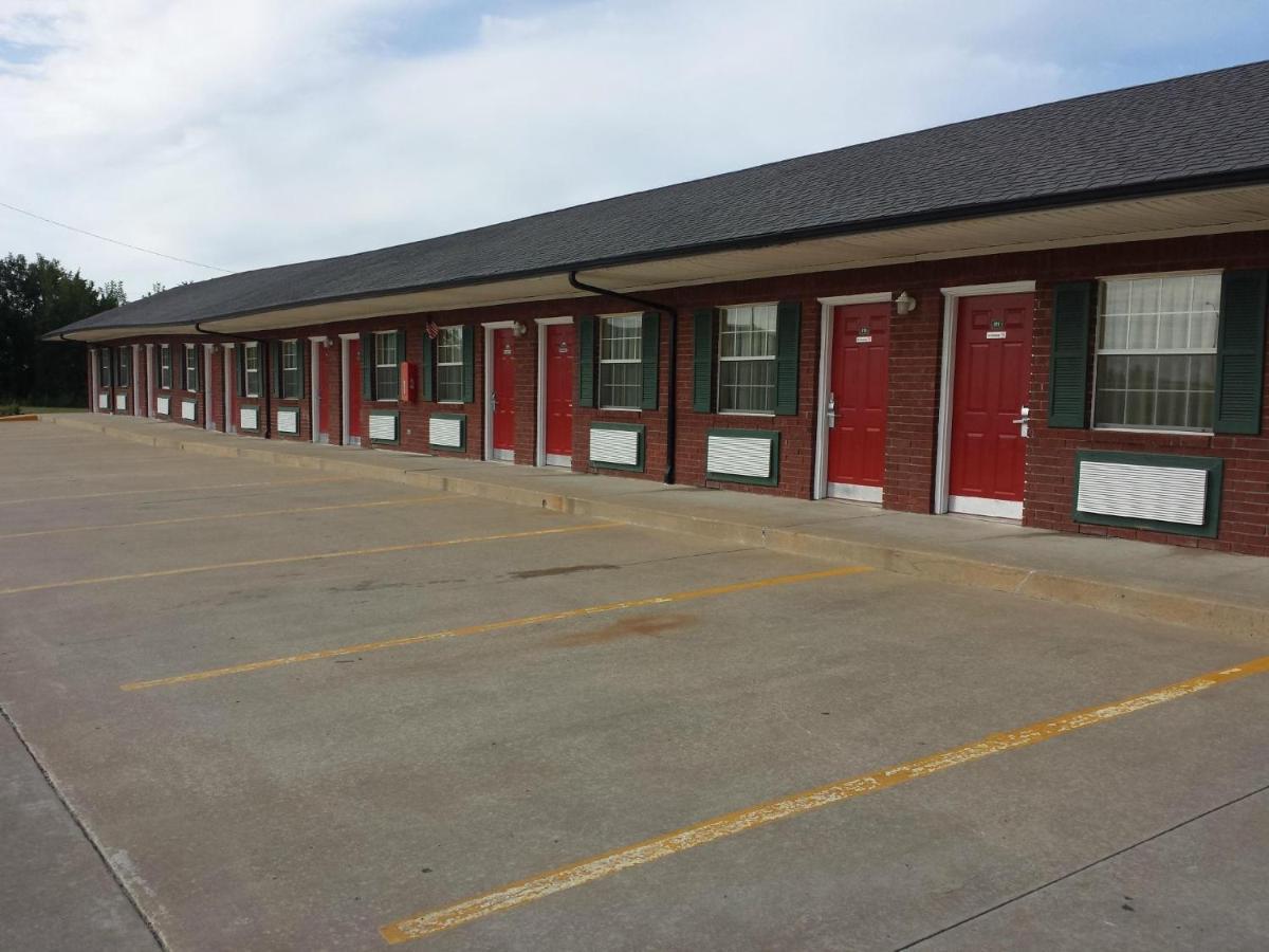 Country 2* Henryetta