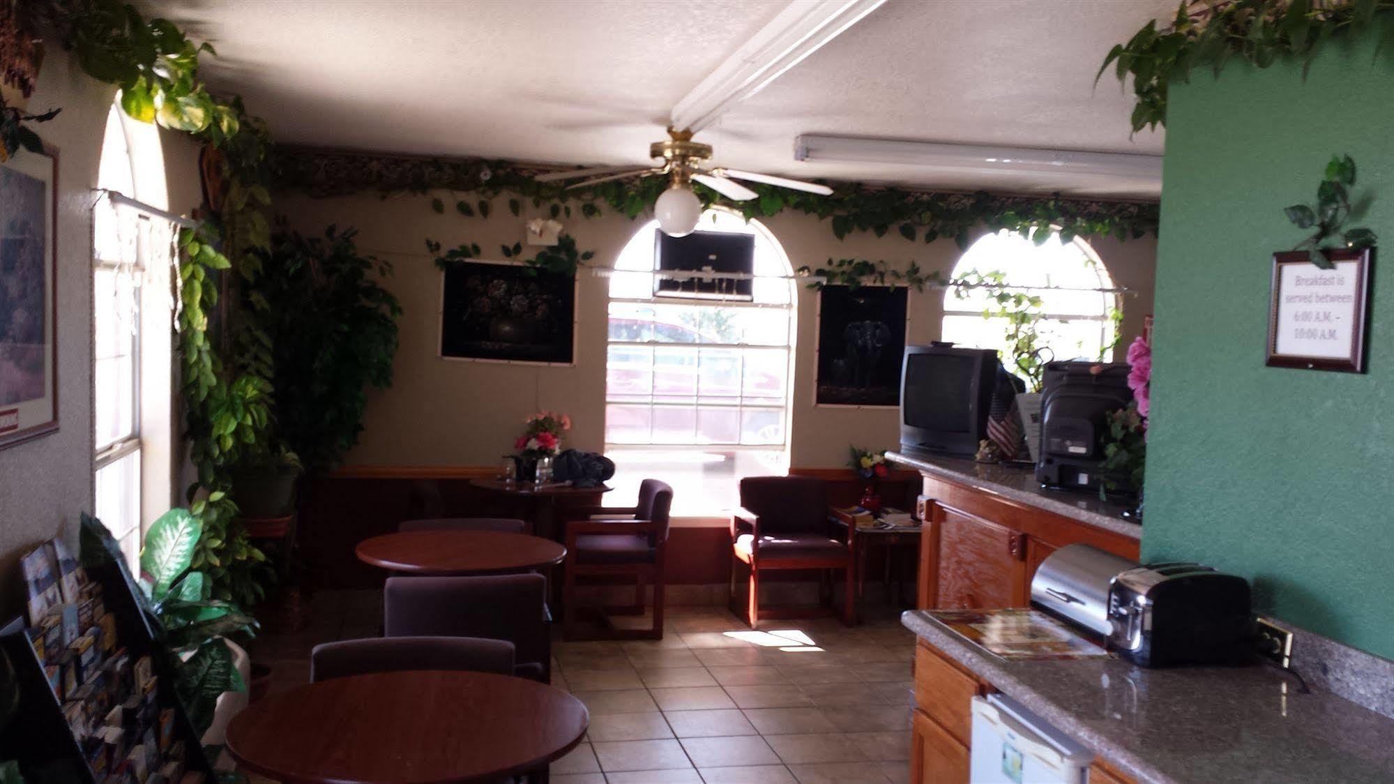 Country 2* Henryetta