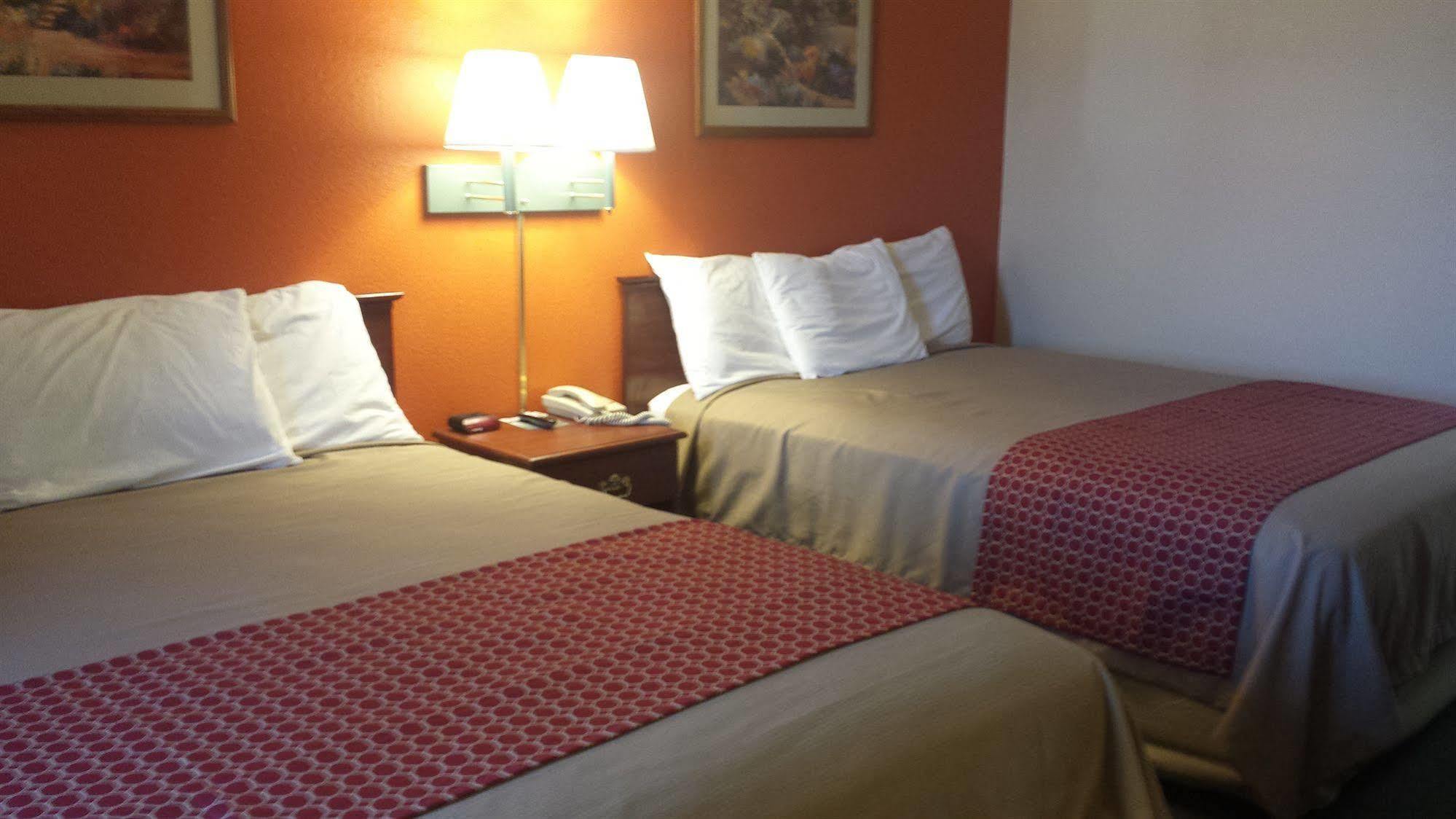 Country Hotel 2*